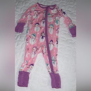 Little sleepies zippy NB. Only worn a few times